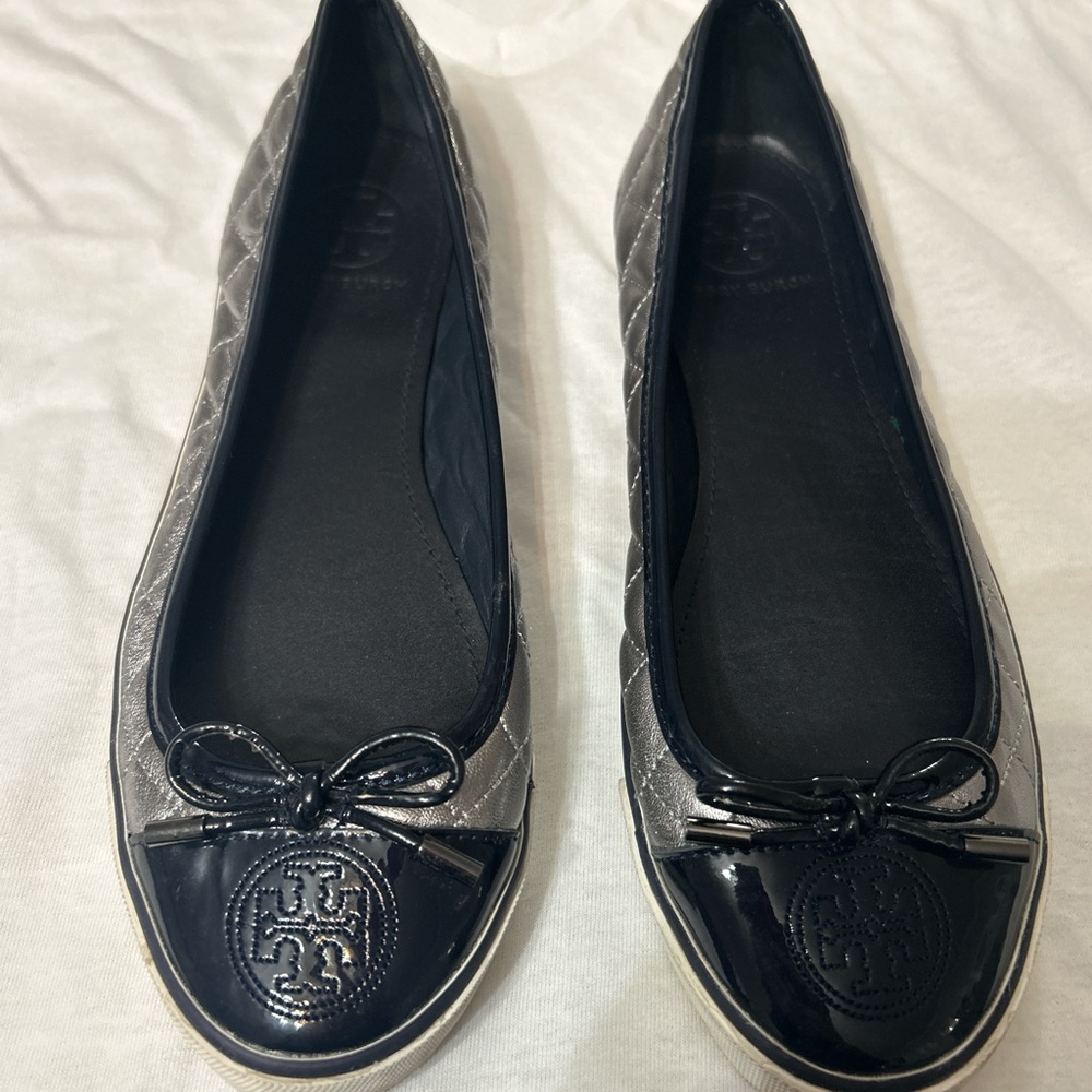 Tory Burch Women's Flats in Black and Silver